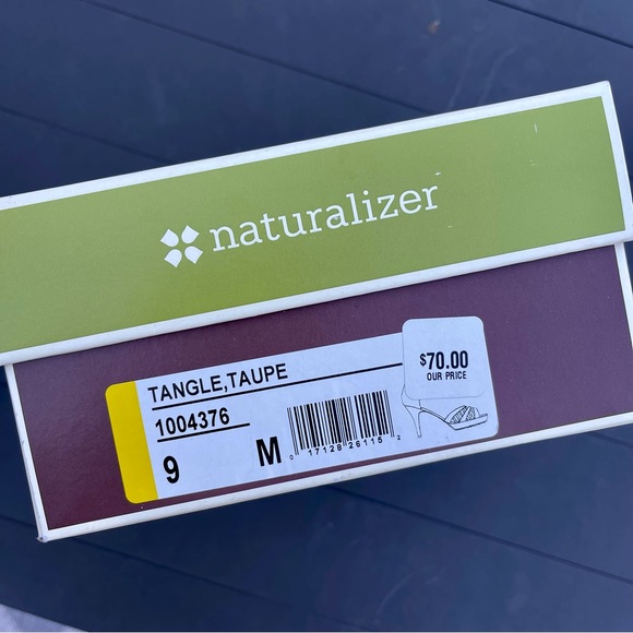 ✨ Naturalizer | taupe heels - Picture 6 of 6